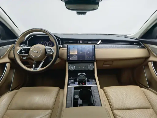 Jaguar XFL — Фото автомобиля 5
