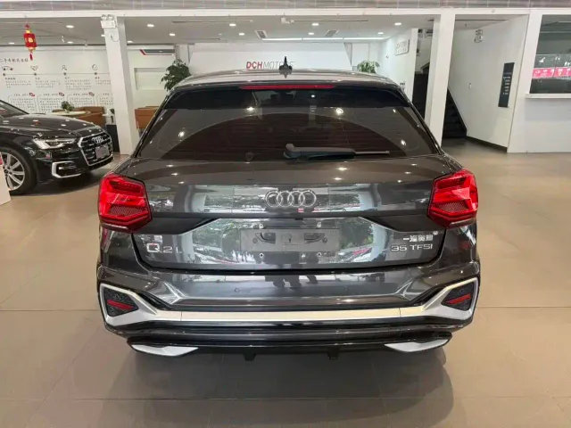 Audi Q2L — Фото автомобиля 5