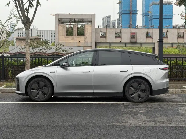 Li Auto i6 — Фото автомобиля 7
