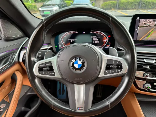 BMW 5 Series — Фото автомобиля 12