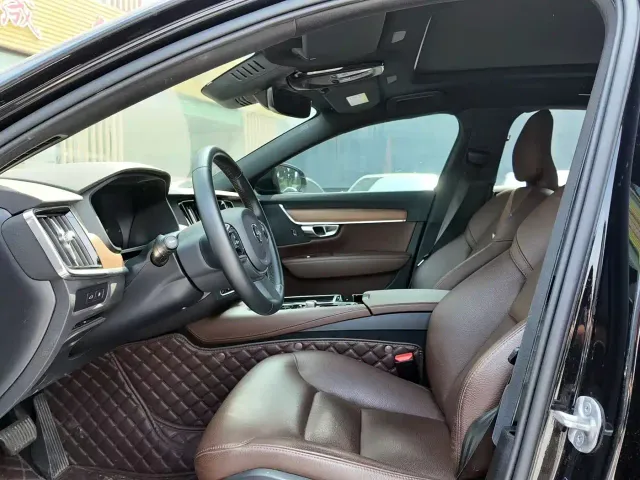 Volvo S90 — Фото автомобиля 5