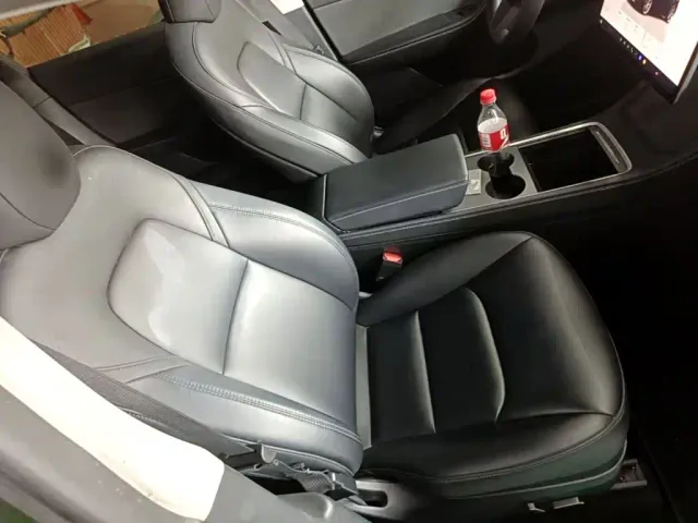 Tesla Model Y — Фото автомобиля 24