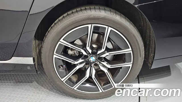 BMW 7-Series — Фото автомобиля 21
