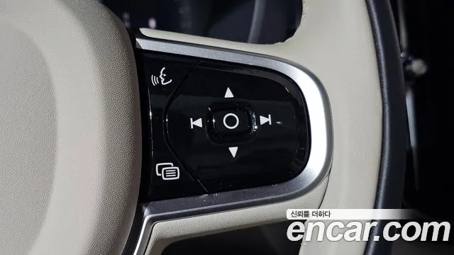 Volvo XC60 Generation 2 — Фото автомобиля 27