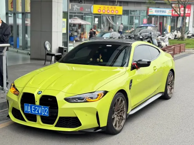 Фотография автомобиля — BMW M4