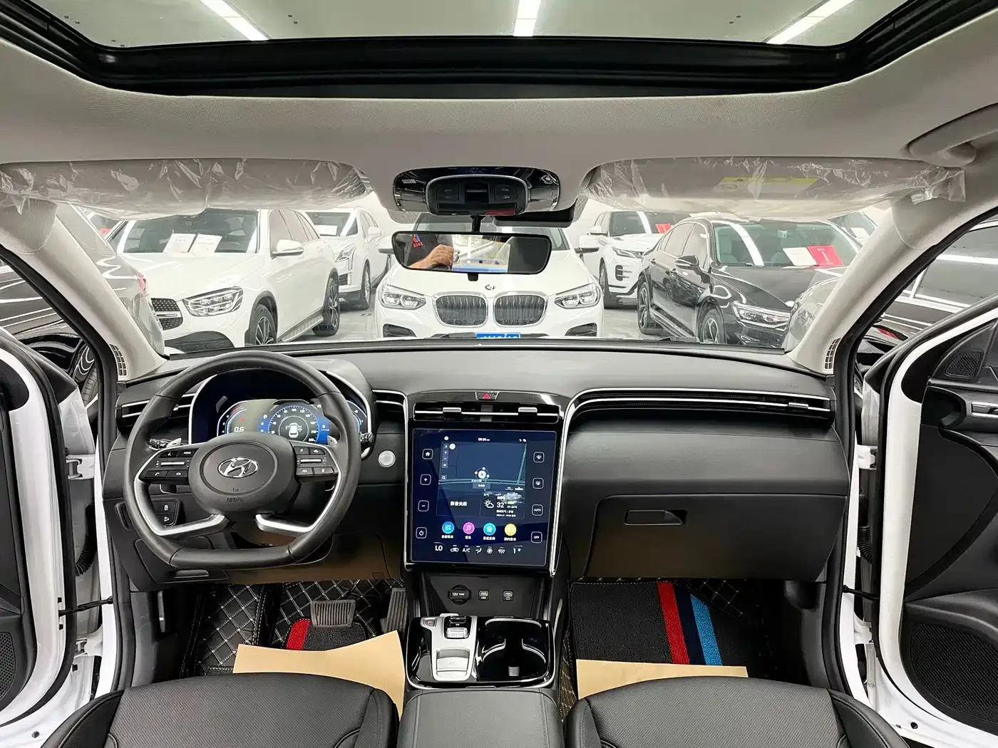 Hyundai Hyundai Tucson 2023 Tucson L 1.5T Automatic 2WD DLX Luxury Edition — Фото автомобиля 9