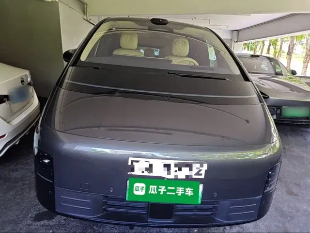 Li Auto MEGA — Фото автомобиля 2