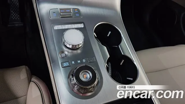 Genesis GV70 2.5T Бензин 2WD — Фото автомобиля 2