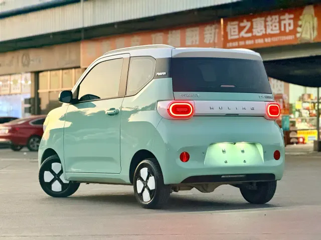 Wuling Hongguang Mini EV — Фото автомобиля 6
