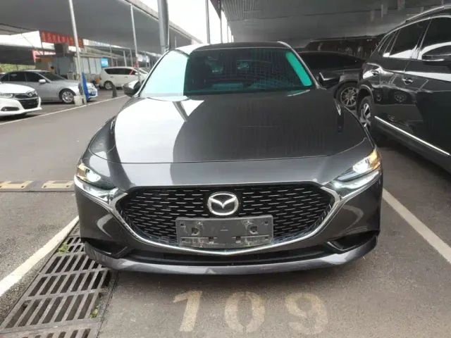 Mazda Axela — Фото автомобиля 2