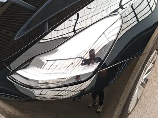 Tesla Model Y — Фото автомобиля 23