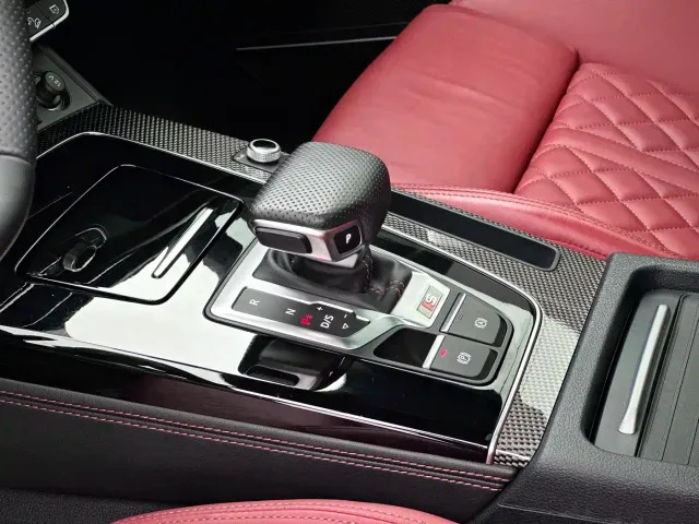 Audi SQ5 — Фото автомобиля 11