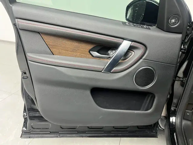 Land Rover Discovery Sport — Фото автомобиля 9