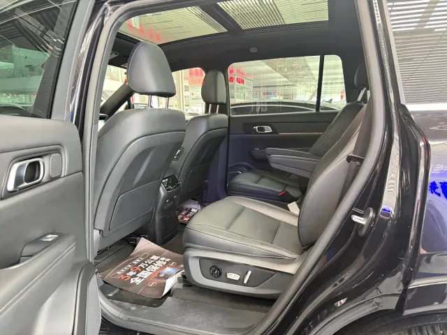 Li Auto ONE — Фото автомобиля 5
