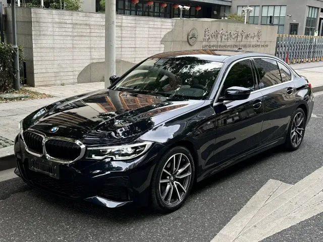 Фотография автомобиля — BMW 3 Series