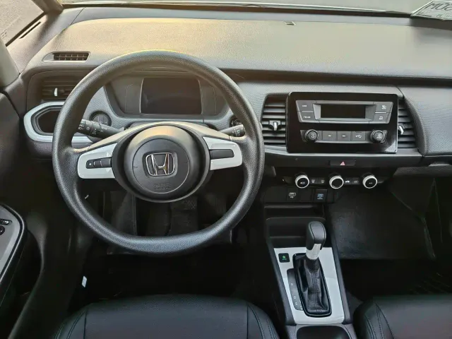 Honda Fit — Фото автомобиля 21