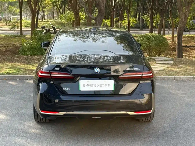 BMW i5 — Фото автомобиля 5