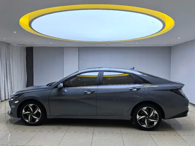 Hyundai Elantra — Фото автомобиля 8