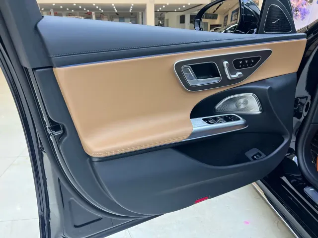 Mercedes-Benz E-Class — Фото автомобиля 8