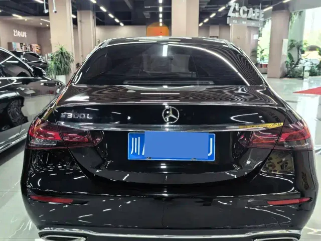 Mercedes-Benz E-Class — Фото автомобиля 14