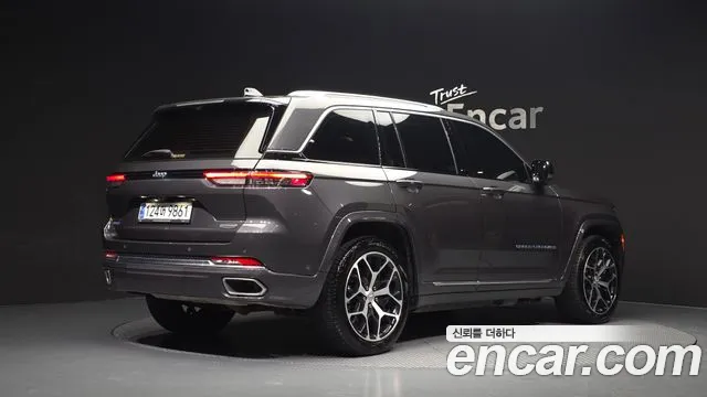 Jeep Cherokee — Фото автомобиля 2