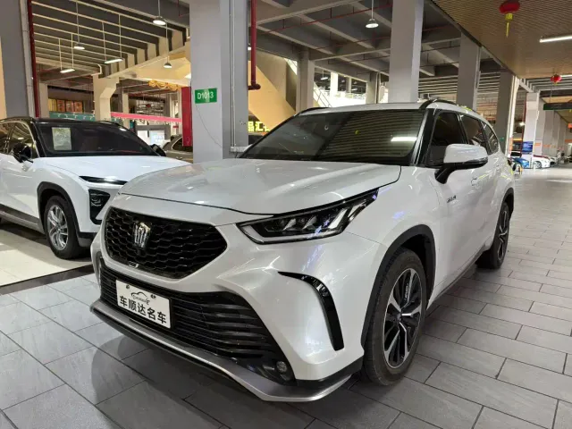 Фотография автомобиля — Toyota Crown Kluger