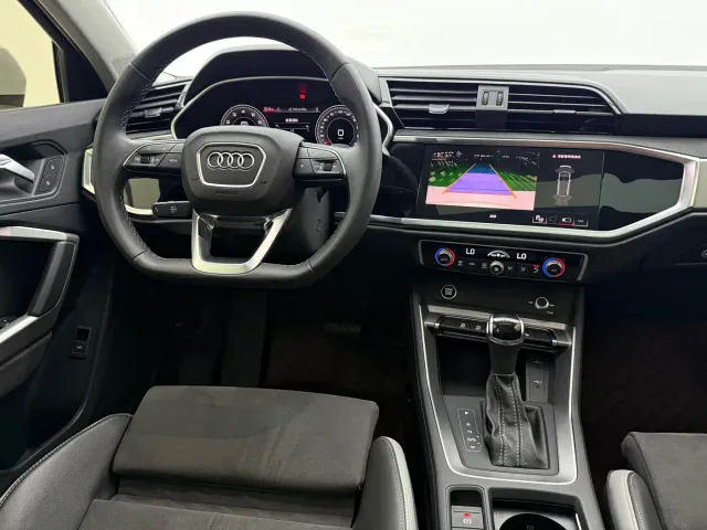 Audi Q3 — Фото автомобиля 10