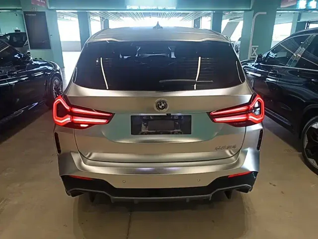 BMW iX3 — Фото автомобиля 5
