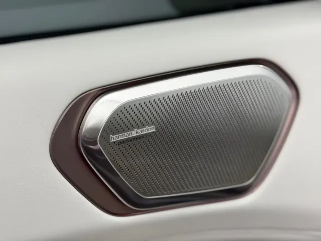 Lynk & Co 900 — Фото автомобиля 9