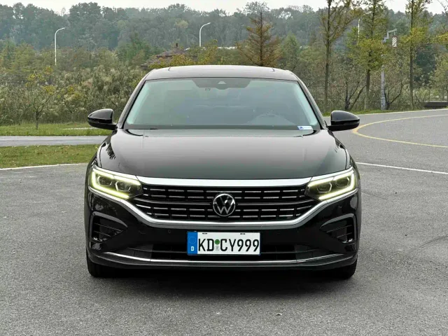 Volkswagen Passat — Фото автомобиля 2