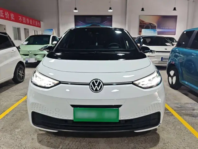 Volkswagen ID.3 — Фото автомобиля 2