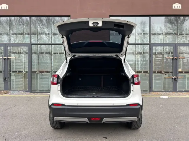 Nissan Qashqai — Фото автомобиля 16