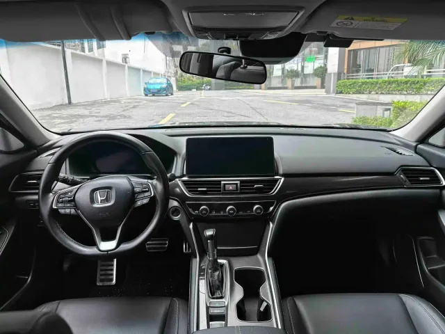 Honda Accord — Фото автомобиля 17