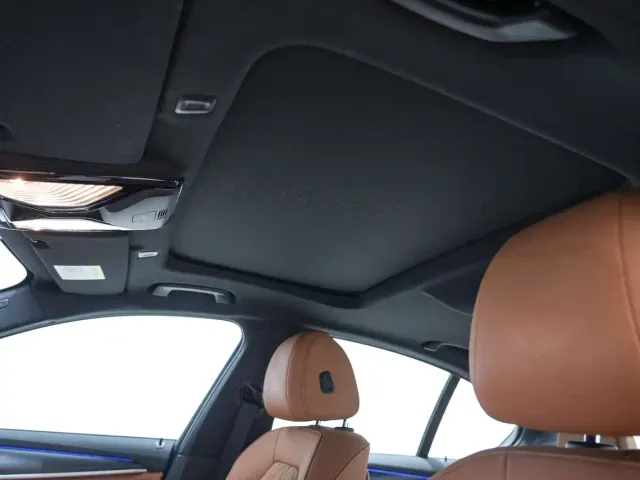 BMW 5 Series — Фото автомобиля 11
