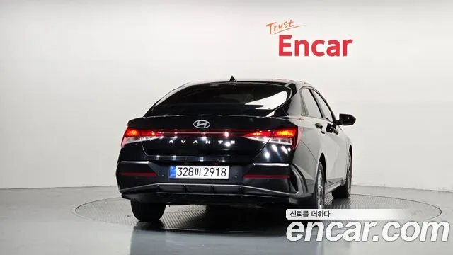 Hyundai Avante CN7 — Фото автомобиля 4