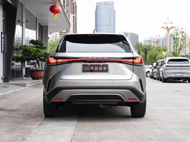 Lexus RX — Фото автомобиля 5