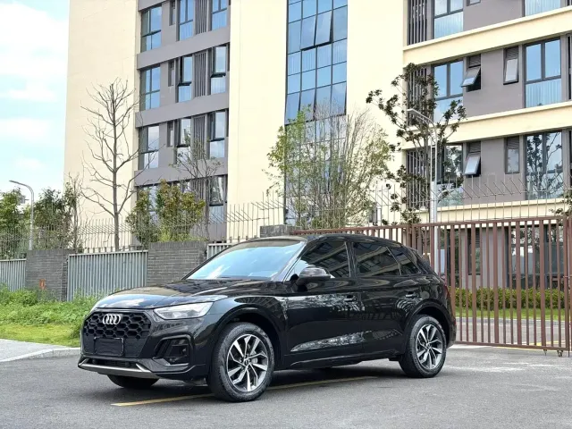 Фотография автомобиля — Audi Q5L
