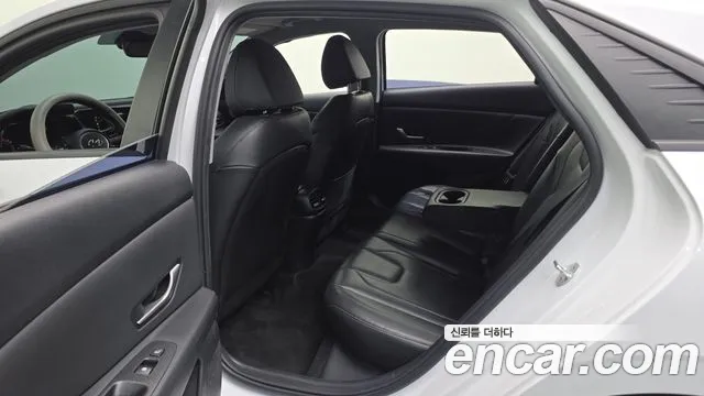 Hyundai AVANTE Avante (CN7) — Фото автомобиля 11