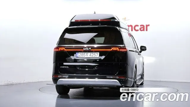 Kia Carnival Generation 4 — Фото автомобиля 4