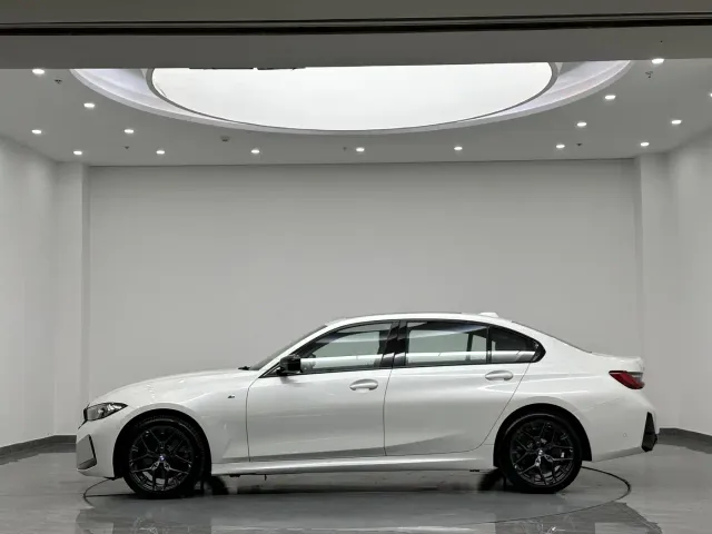 BMW 3 Series — Фото автомобиля 5