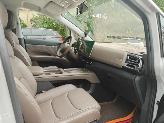 Wuling Starlight 730 — Фото автомобиля 13
