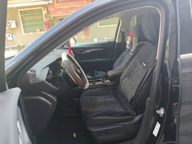 Buick Envision Plus — Фото автомобиля 16