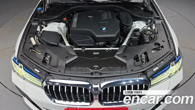 BMW 5-Series 5 серия (G30) 530i xDrive M Sport — Фото автомобиля 4