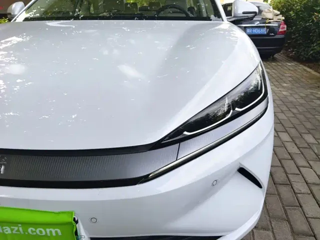 BYD Qin L — Фото автомобиля 23