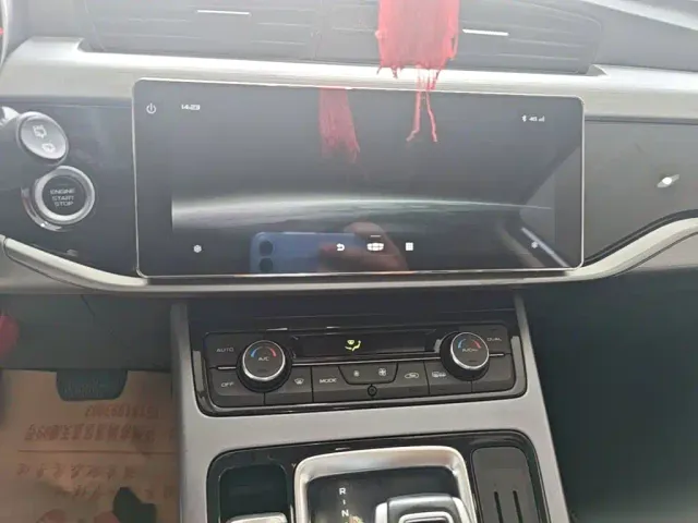 Geely Boyue — Фото автомобиля 12