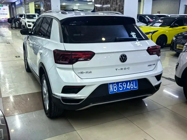 Volkswagen T-Roc — Фото автомобиля 12