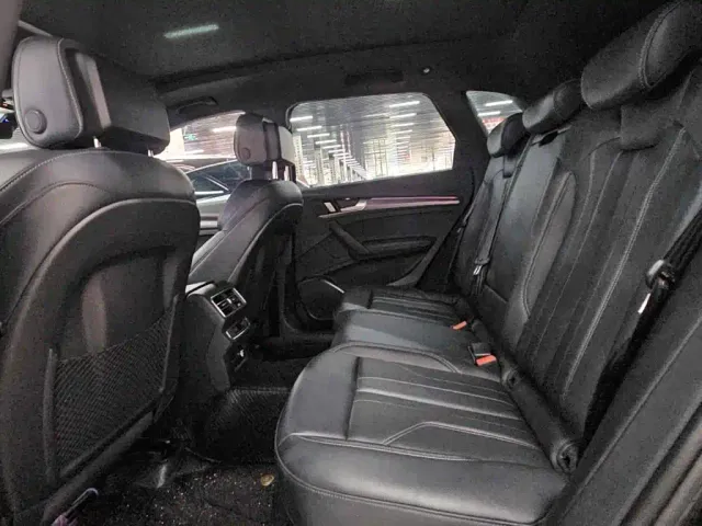 Audi Q5L — Фото автомобиля 9