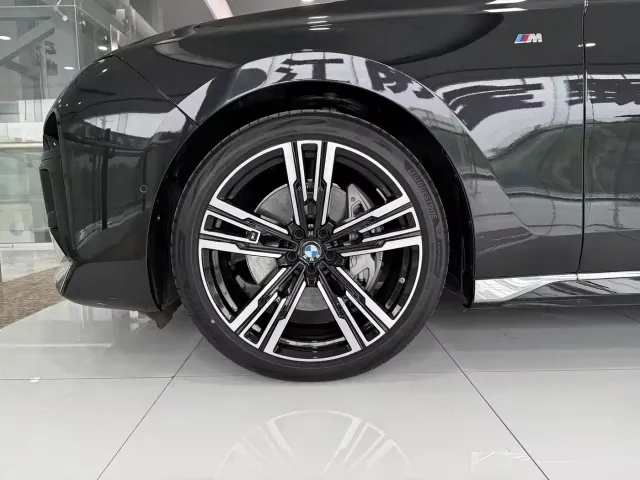 BMW 7 Series — Фото автомобиля 7