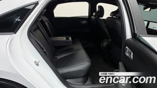 Hyundai Ioniq 6 — Фото автомобиля 17