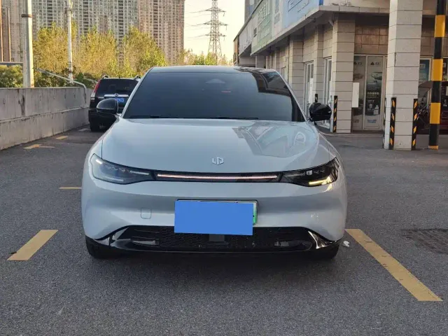 Leapmotor C01 — Фото автомобиля 2
